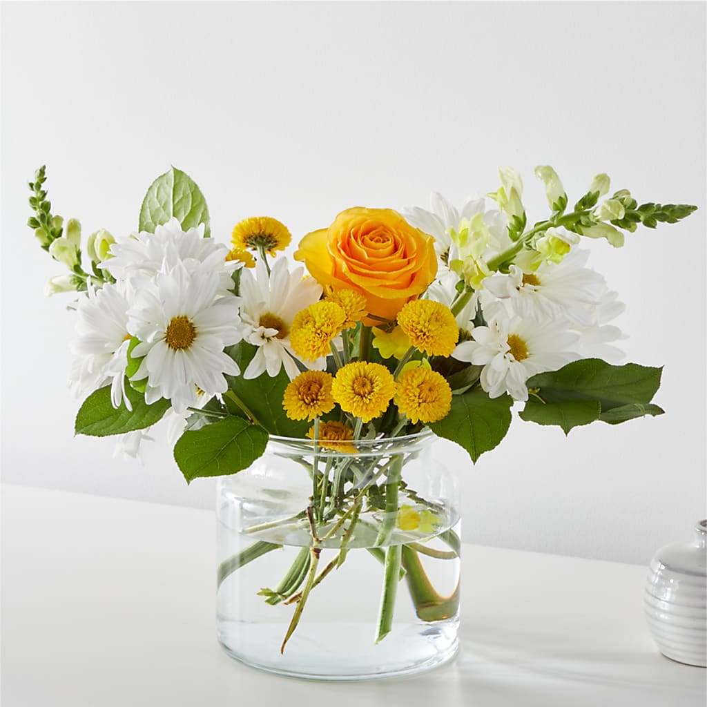 Sun Salutation Bouquet – PETALS & HEARTS FLOWER SHOP, Monterey Park CA