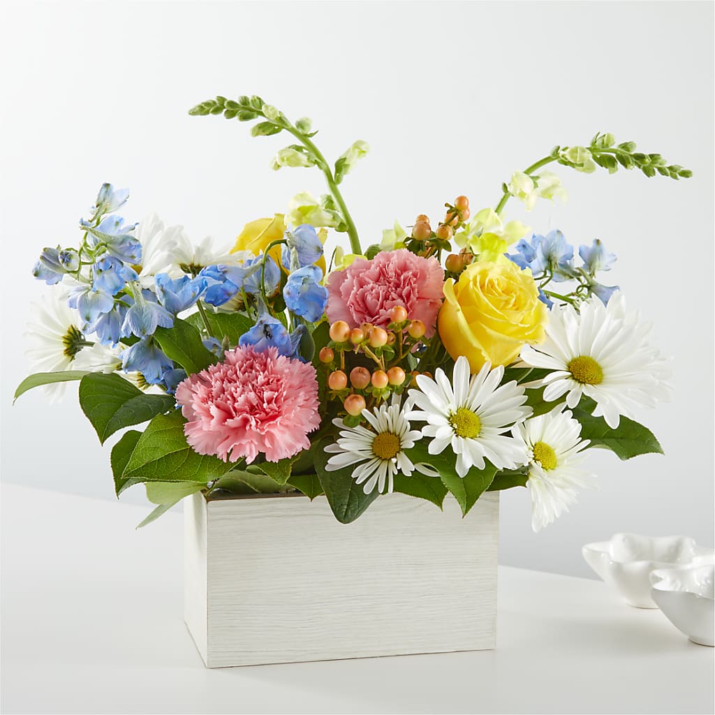 Sun Salutation Box Bouquet – PETALS & HEARTS FLOWER SHOP, Monterey Park CA