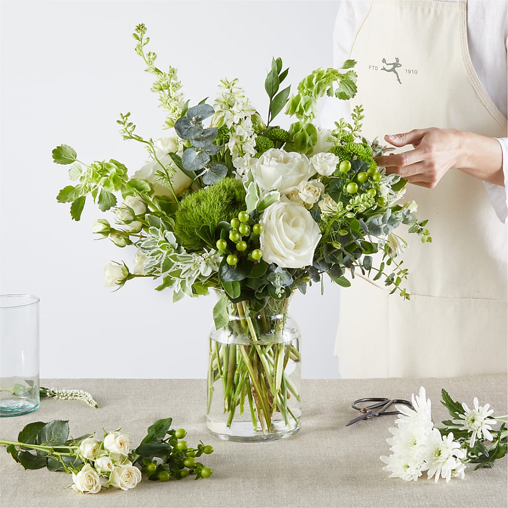 Irish Garden - A Florist Original – PETALS & HEARTS FLOWER SHOP, Monterey Park CA