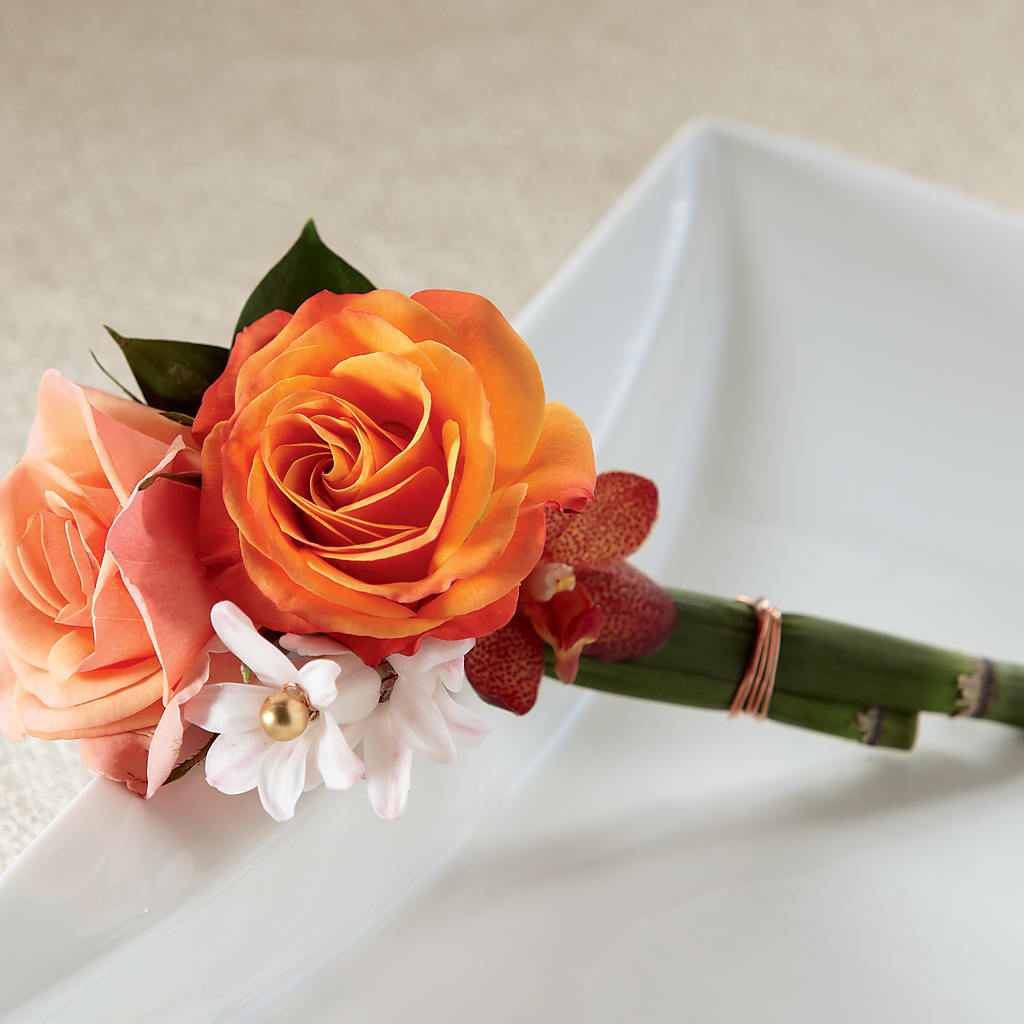 Sunset Dream Boutonniere – PETALS & HEARTS FLOWER SHOP, Monterey Park CA