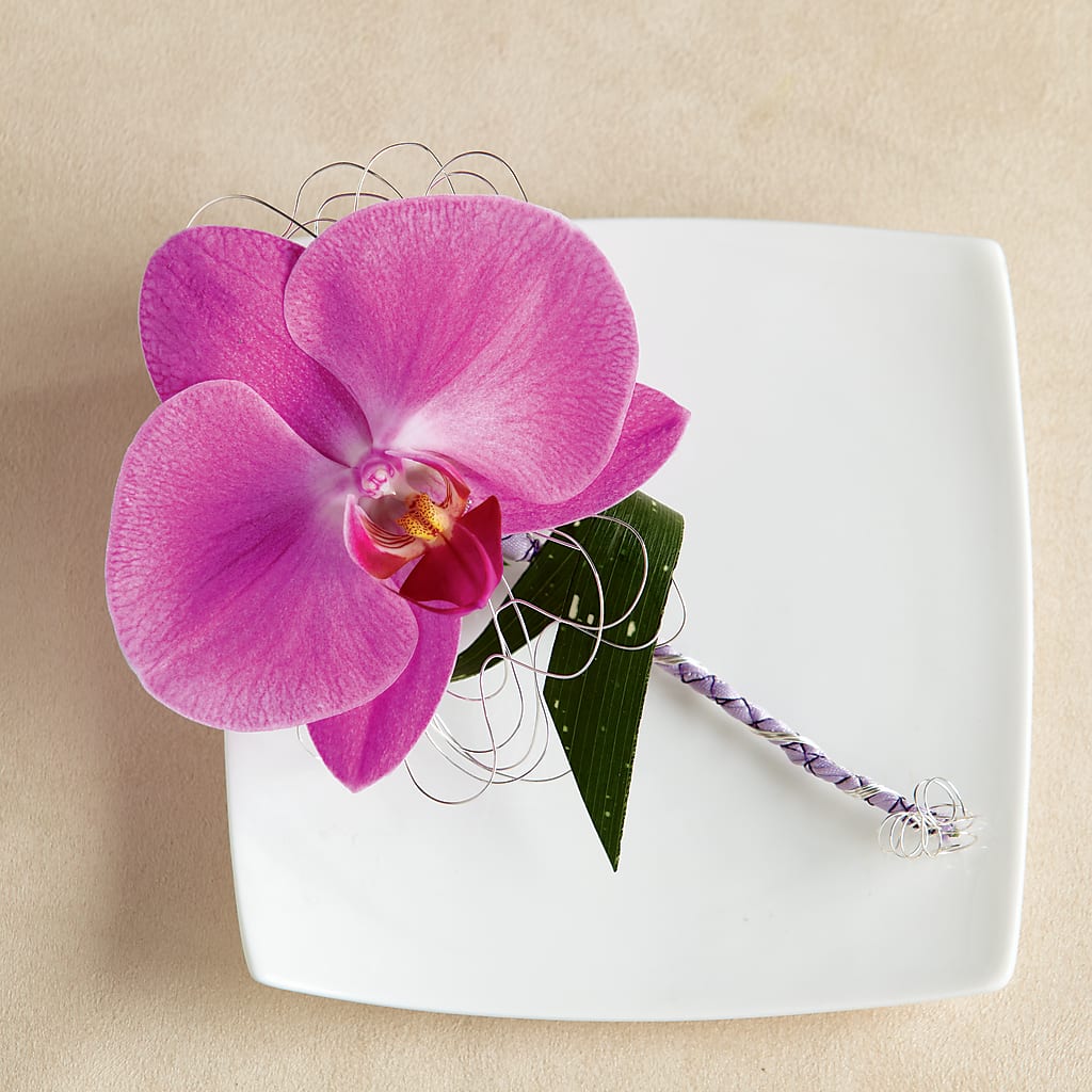 Glorious Boutonniere – PETALS & HEARTS FLOWER SHOP, Monterey Park CA