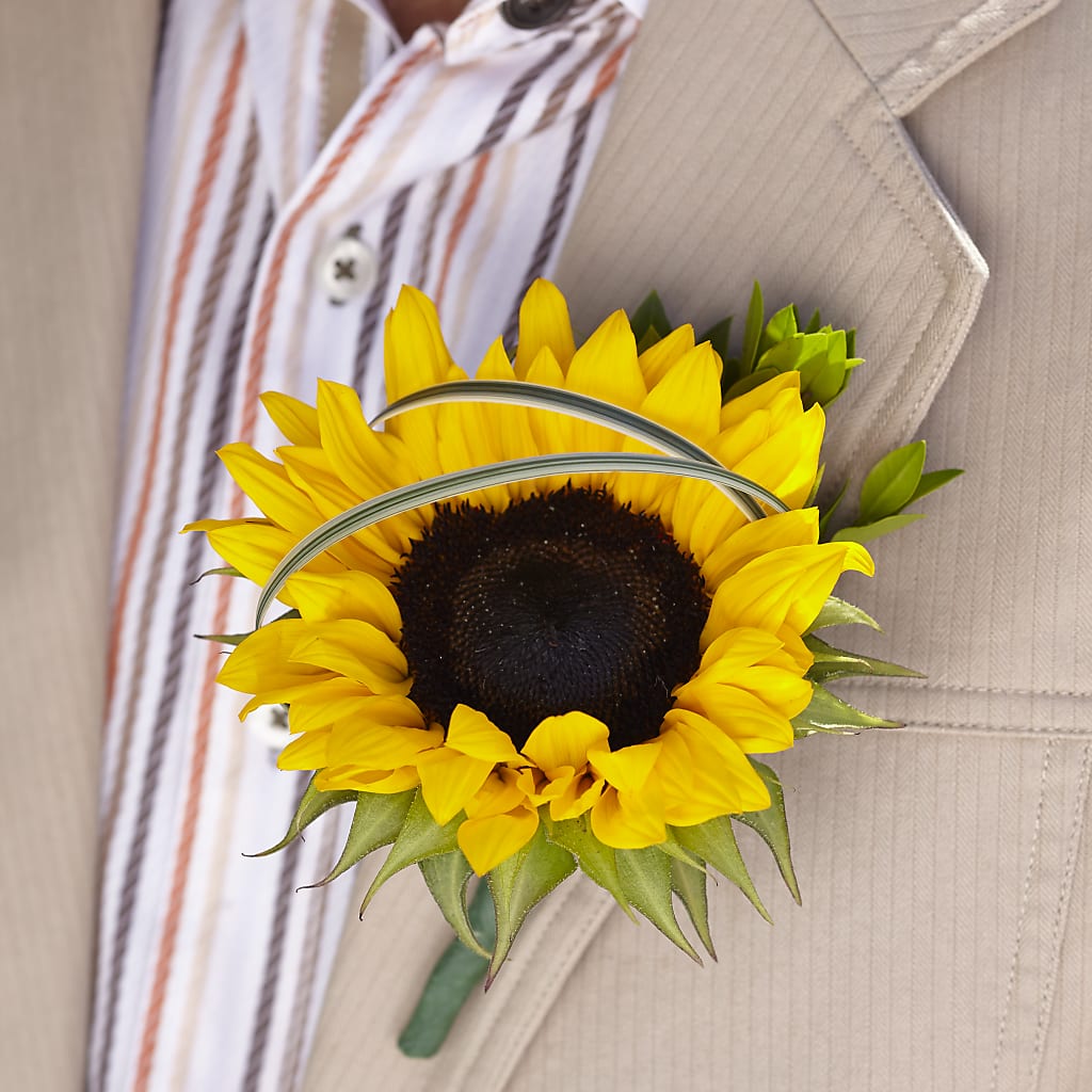 Free Spirit Boutonniere – PETALS & HEARTS FLOWER SHOP, Monterey Park CA