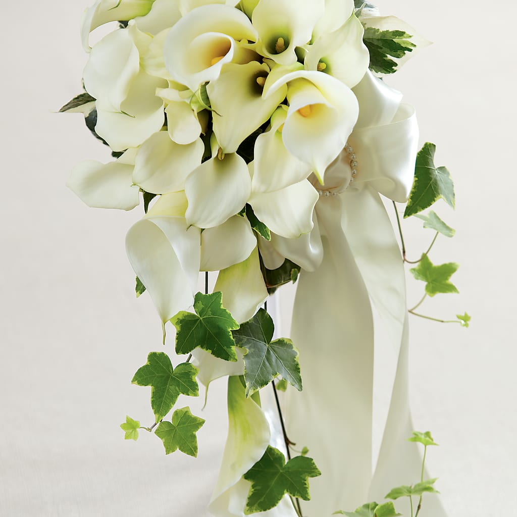 White Chapel Bouquet – PETALS & HEARTS FLOWER SHOP, Monterey Park CA