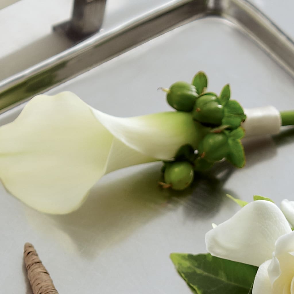 White Calla Boutonniere – PETALS & HEARTS FLOWER SHOP, Monterey Park CA