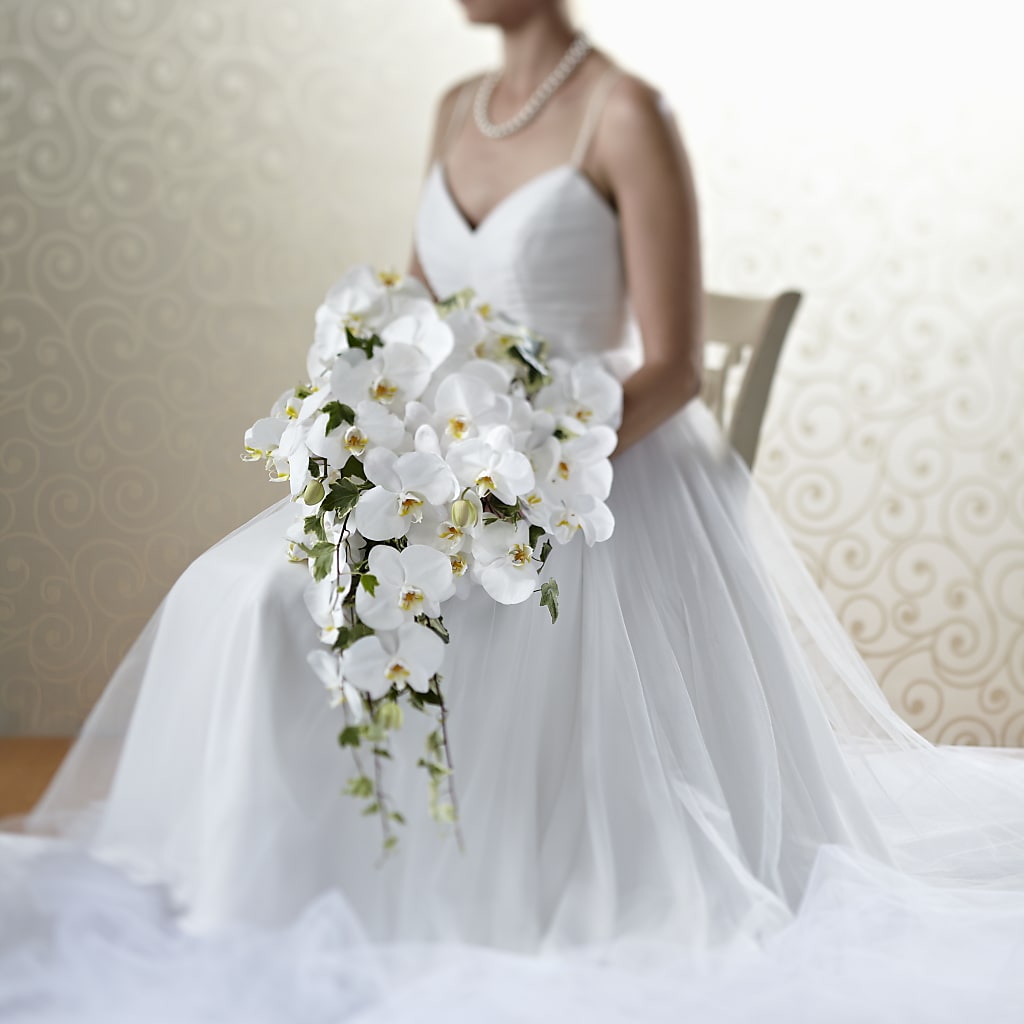 Classic White Bouquet – PETALS & HEARTS FLOWER SHOP, Monterey Park CA
