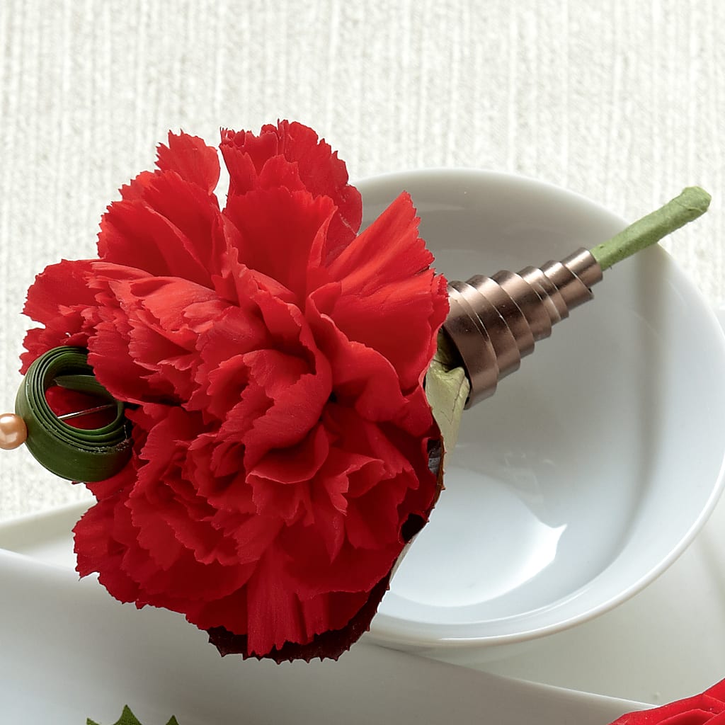 Red Carnation Boutonniere – PETALS & HEARTS FLOWER SHOP, Monterey Park CA