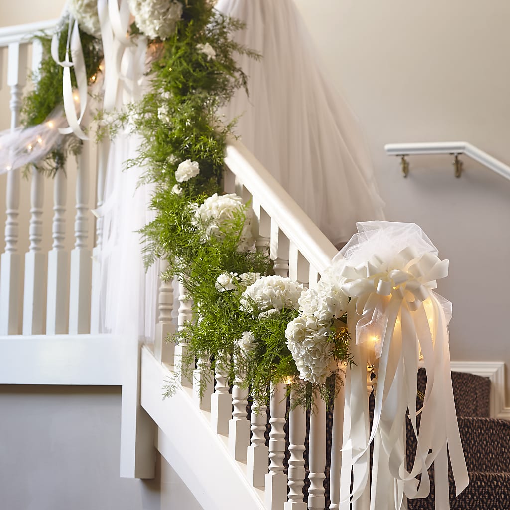 Champagne Dreams Garland – PETALS & HEARTS FLOWER SHOP, Monterey Park CA