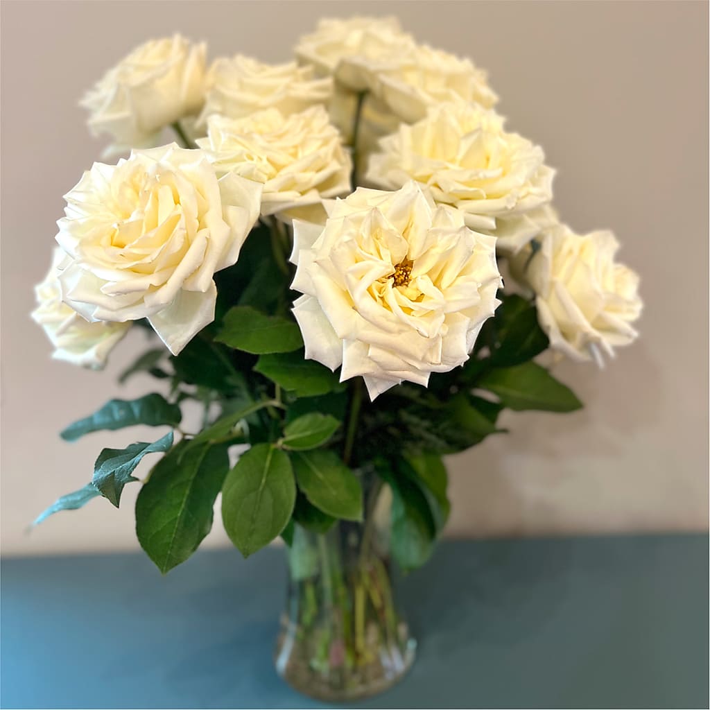 Long Stem Yellow Rose Bouquet – PETALS & HEARTS FLOWER SHOP, Monterey Park CA