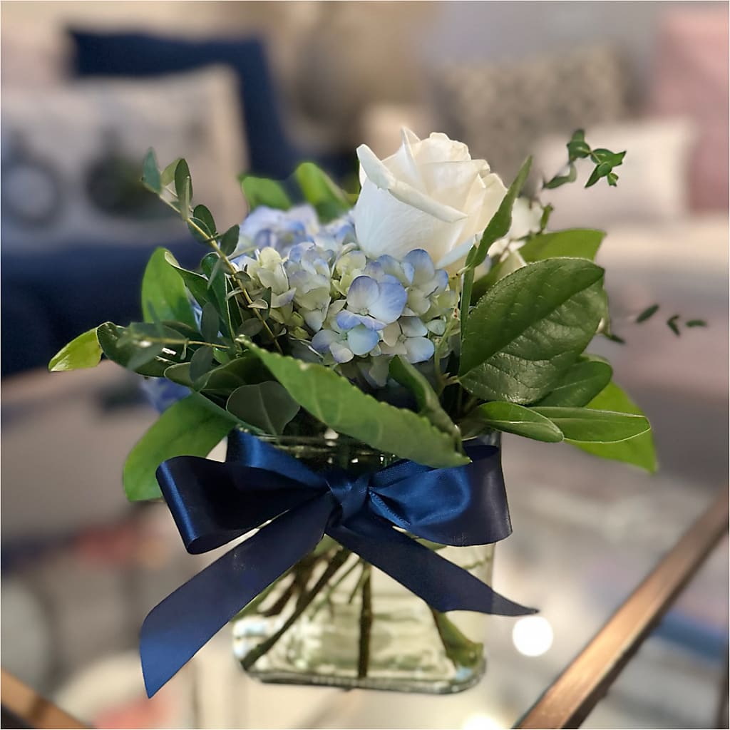 Sky Blue Delight Bouquet – PETALS & HEARTS FLOWER SHOP, Monterey Park CA