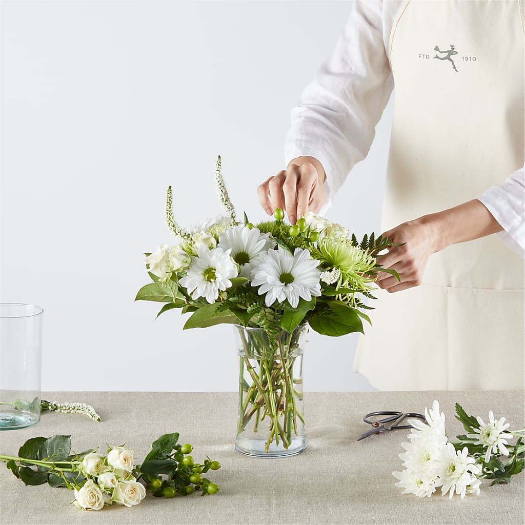 Irish Garden - A Florist Original – PETALS & HEARTS FLOWER SHOP, Monterey Park CA