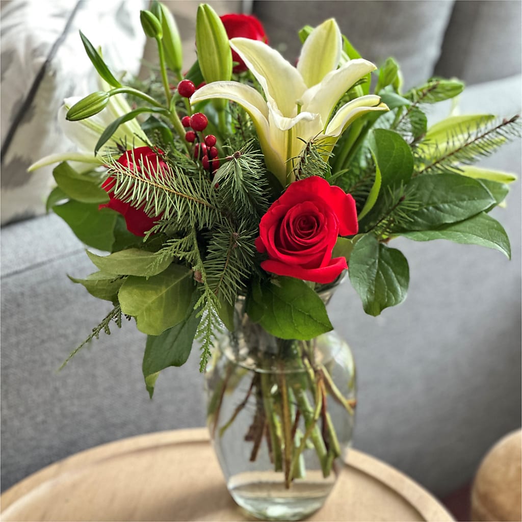 Sparkling Snowflakes Bouquet – PETALS & HEARTS FLOWER SHOP, Monterey Park CA