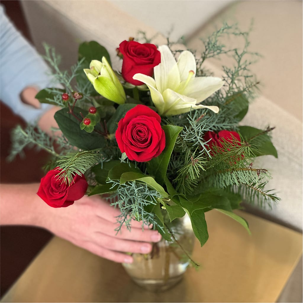 Glittering Lights Bouquet – PETALS & HEARTS FLOWER SHOP, Monterey Park CA