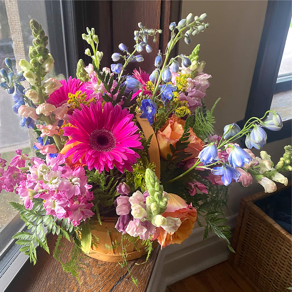 Garden of Life Basket – PETALS & HEARTS FLOWER SHOP, Monterey Park CA