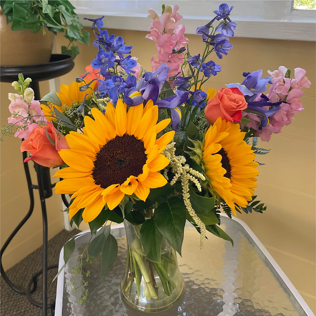 Rays of Life Bouquet – PETALS & HEARTS FLOWER SHOP, Monterey Park CA