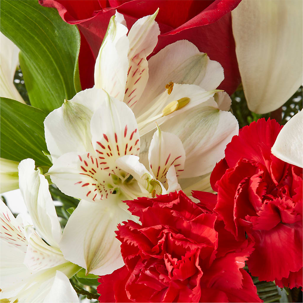 Holiday Season Bouquet – PETALS & HEARTS FLOWER SHOP, Monterey Park CA