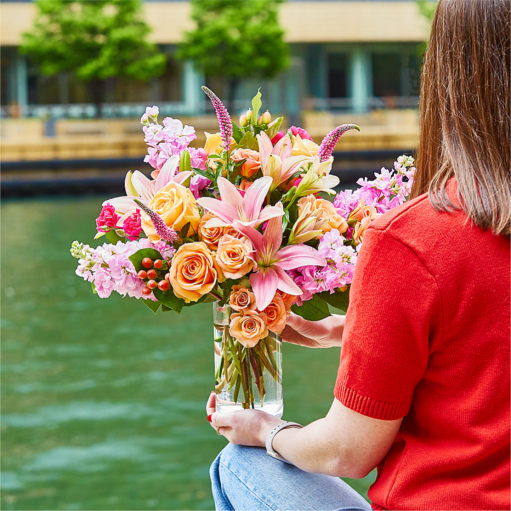 Bisous Bouquet – PETALS & HEARTS FLOWER SHOP, Monterey Park CA
